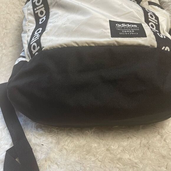 Adidas Black and White Sporty large fabric Backpack with padded back & straps - Picture 7 of 12